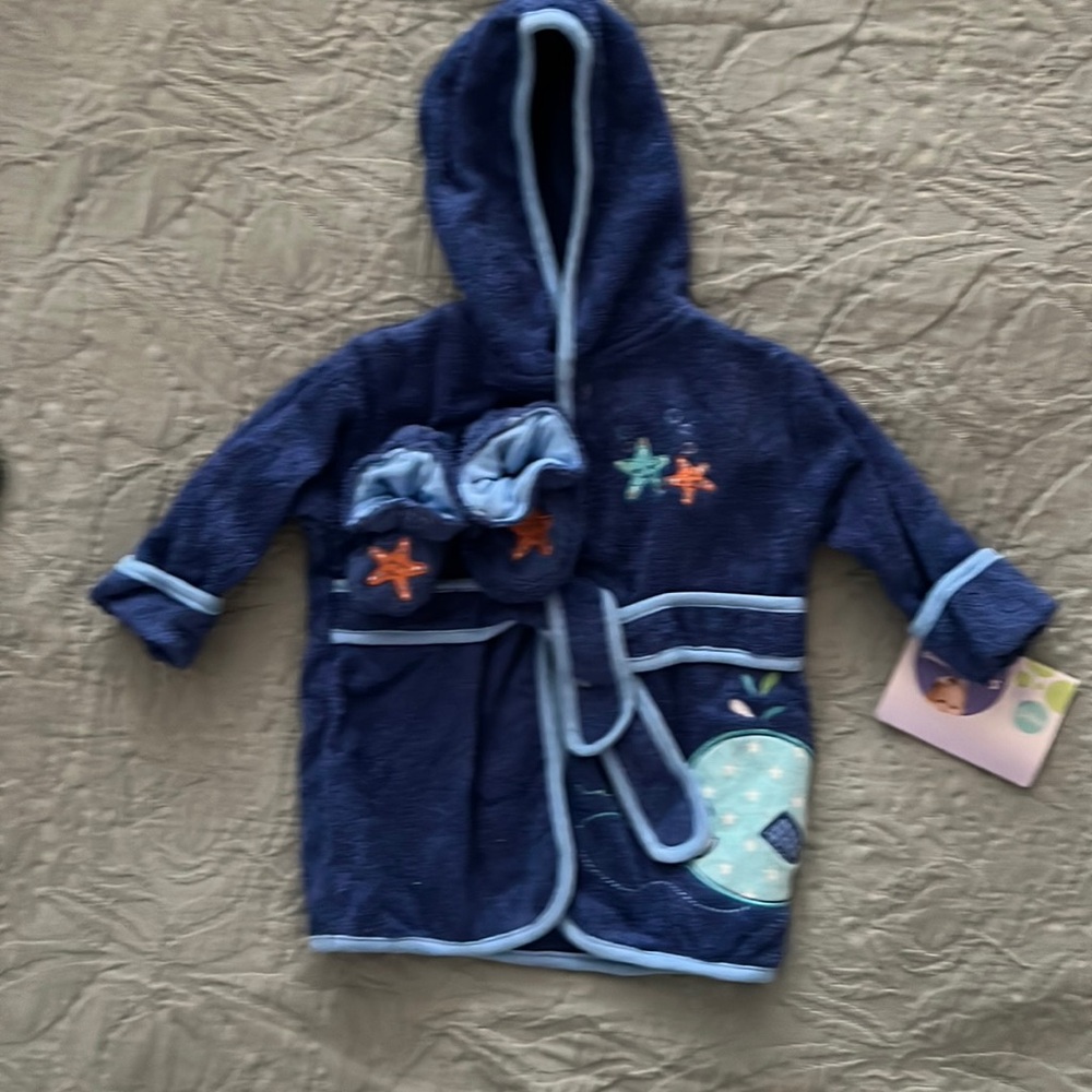 New baby boys bathrobe with booties